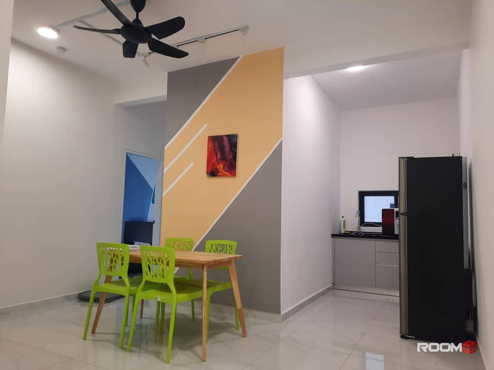United Point Middle Room For Rent