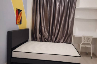 United Point Middle Room For Rent