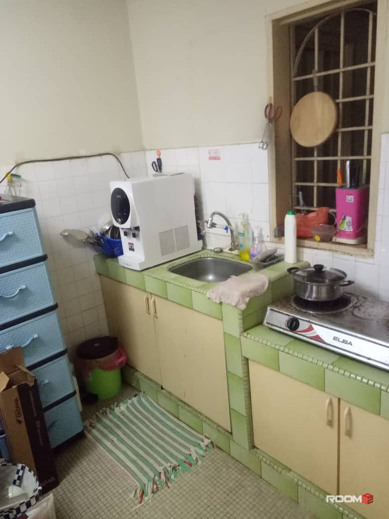 **MASTER ROOM WITH PRIVATE BATHROOM FOR RENT**