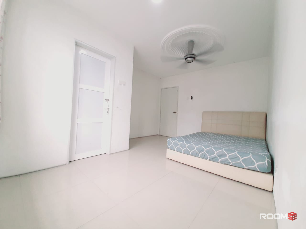 Middle Room at Balakong, Selangor, Bilik Sewa Balakong [🔥 👉 Near KTM, Attach Toilet] Taman Mesra Utama, Amerin Mall,
