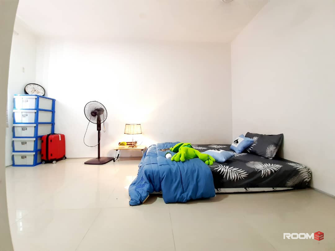Middle Room at Balakong, Selangor, Bilik Sewa Balakong [  🔥 👉 Couple/ Single] Tmn Mesra Utama, Amerin Mall, Columbia