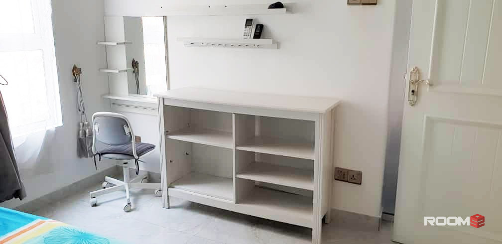 Female Middle Room For Rent