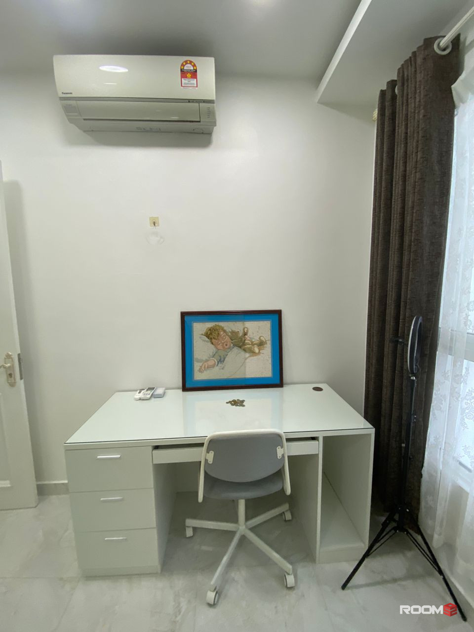 Female Single Room For Rent