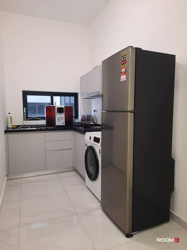 United Point Middle Room For Rent