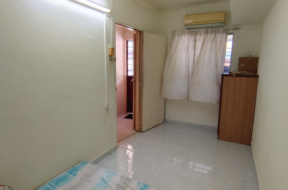 Private room for rent in Section 14, PJ convenience place
