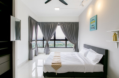 MRT LINKED SUPER LUXURY MASTER BEDROOM @DSARA SENTRAL