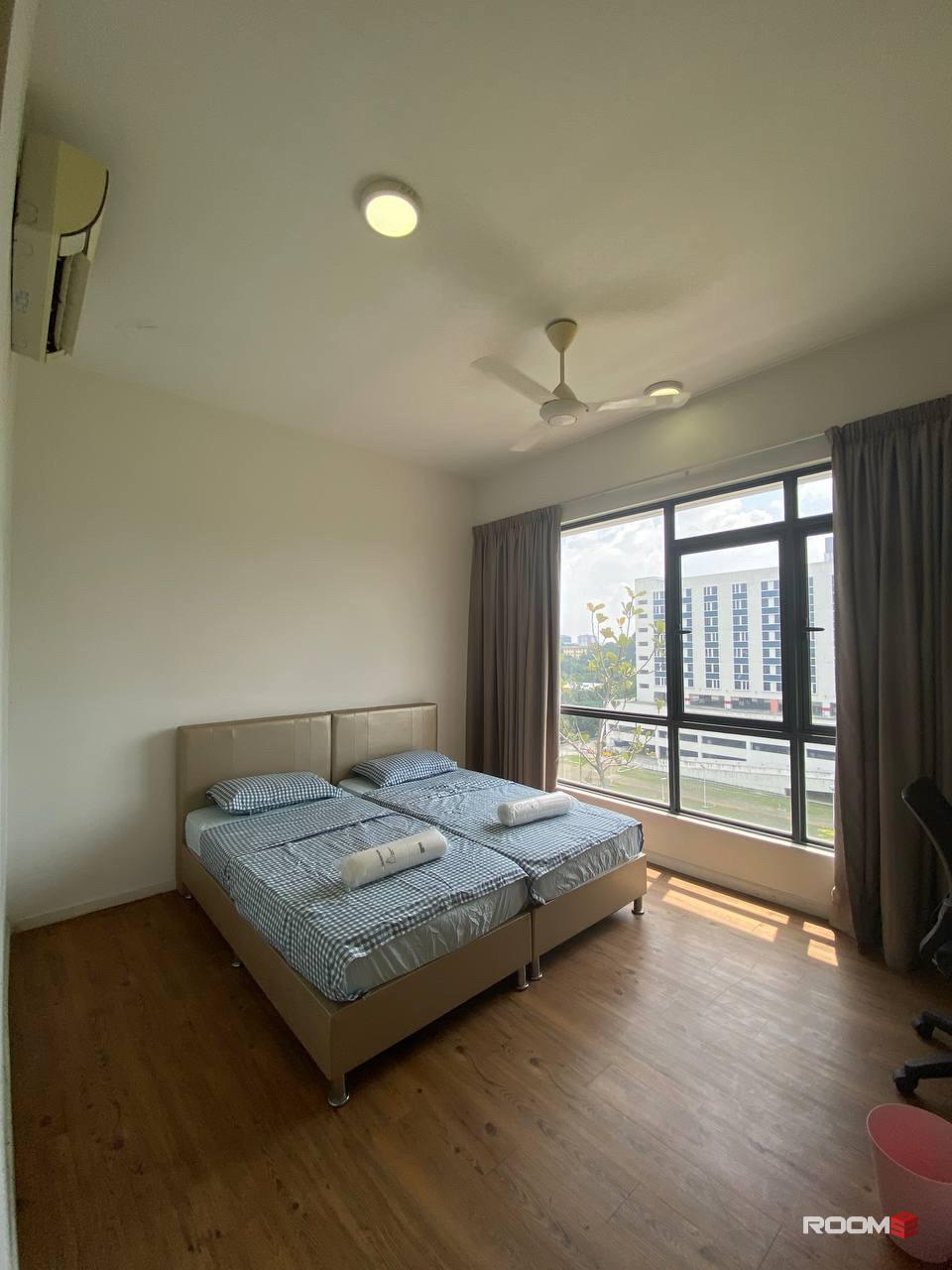 Fully Furnished Master Room 🛌 w Monthly Cleaning 🧹 @ Utropolis Glenmarie