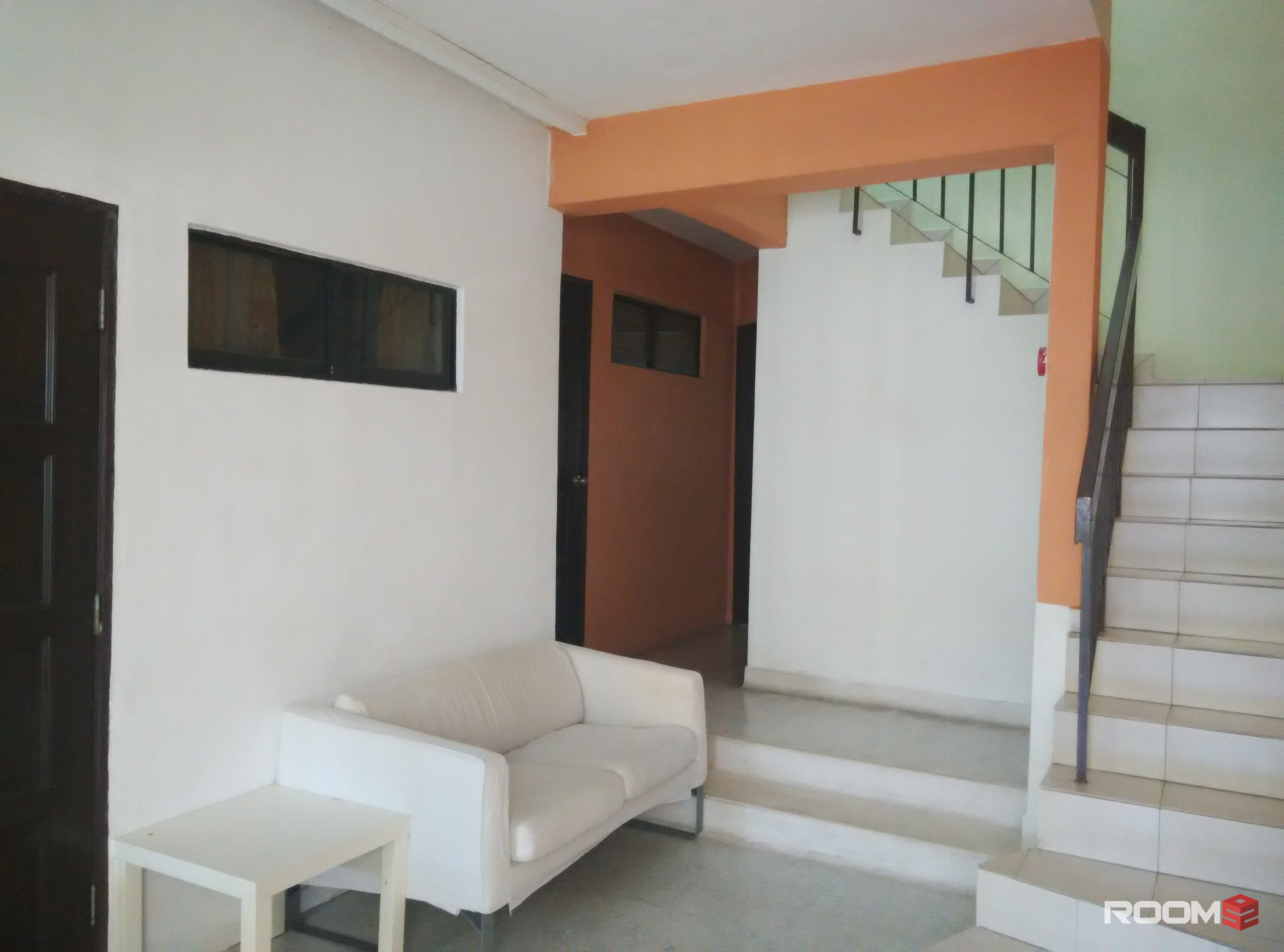 SS15 Medium Room with Air-con near Subang Square LRT @ SS 15