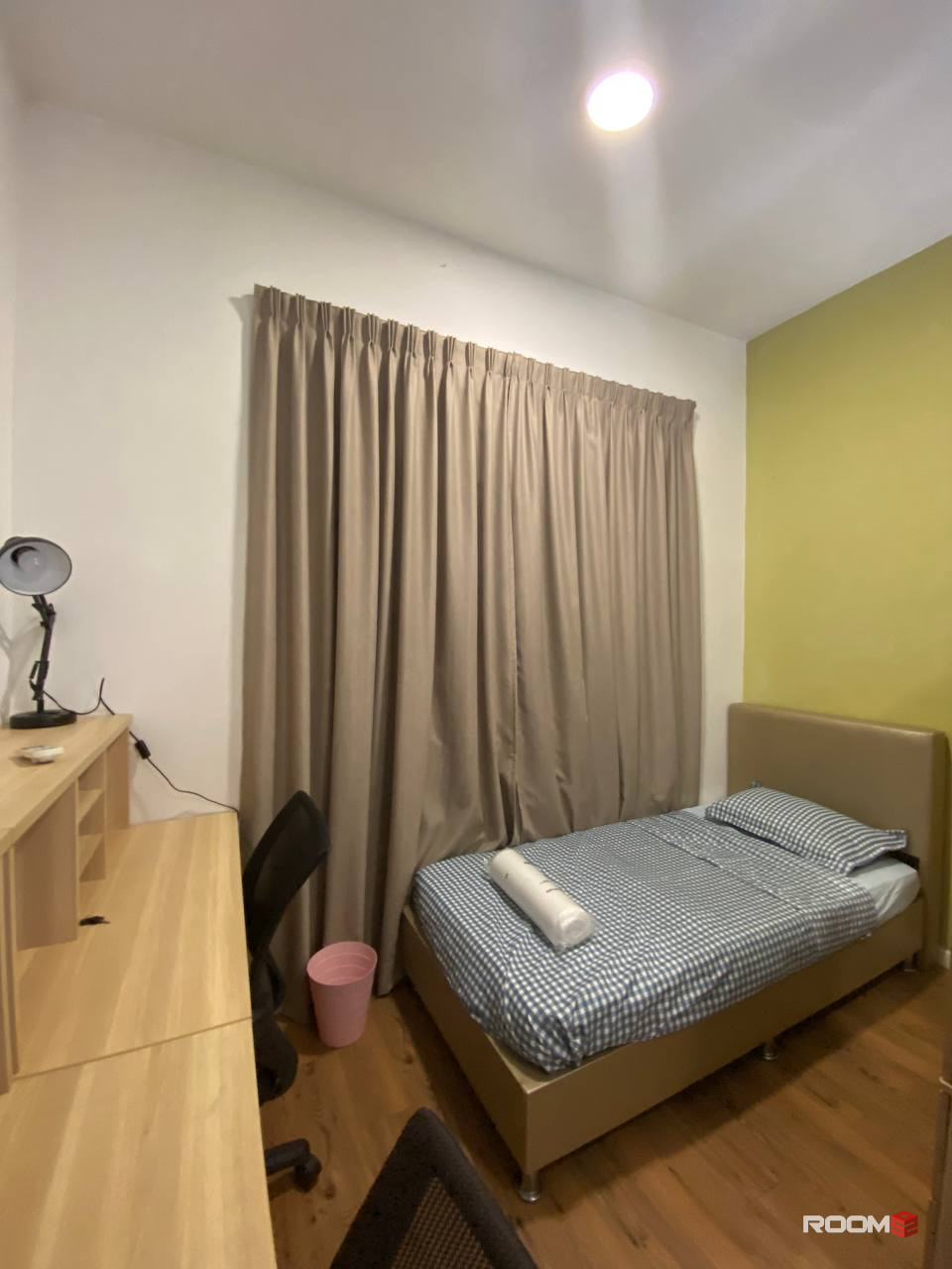 ✨Shared room for RENT in Paramount Utropolis✨