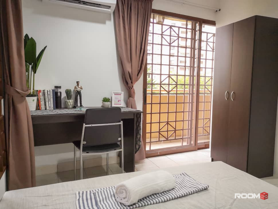 Room For Rent at Petaling Jaya,Kota Damansara Near MRT Surian😊