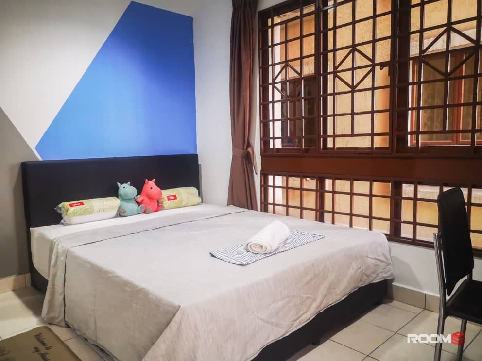 Room For Rent at Petaling Jaya,Kota Damansara Near MRT Surian😊