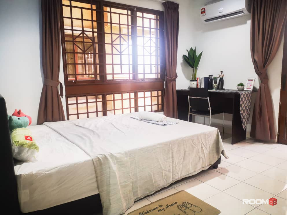 Room For Rent at Petaling Jaya,Kota Damansara Near MRT Surian😊