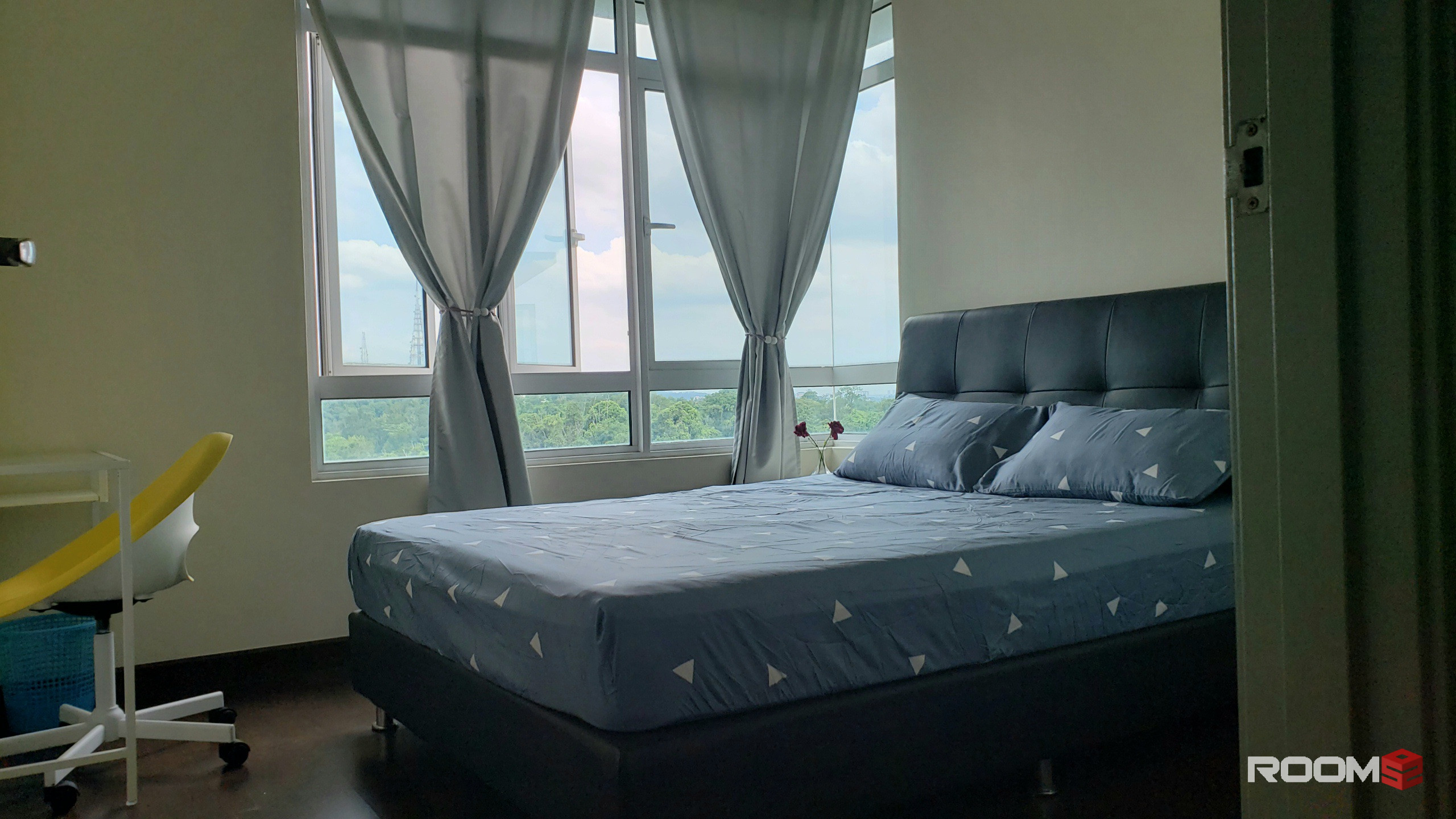 Middle Room in Bangsar South For Rent (TAKEN)