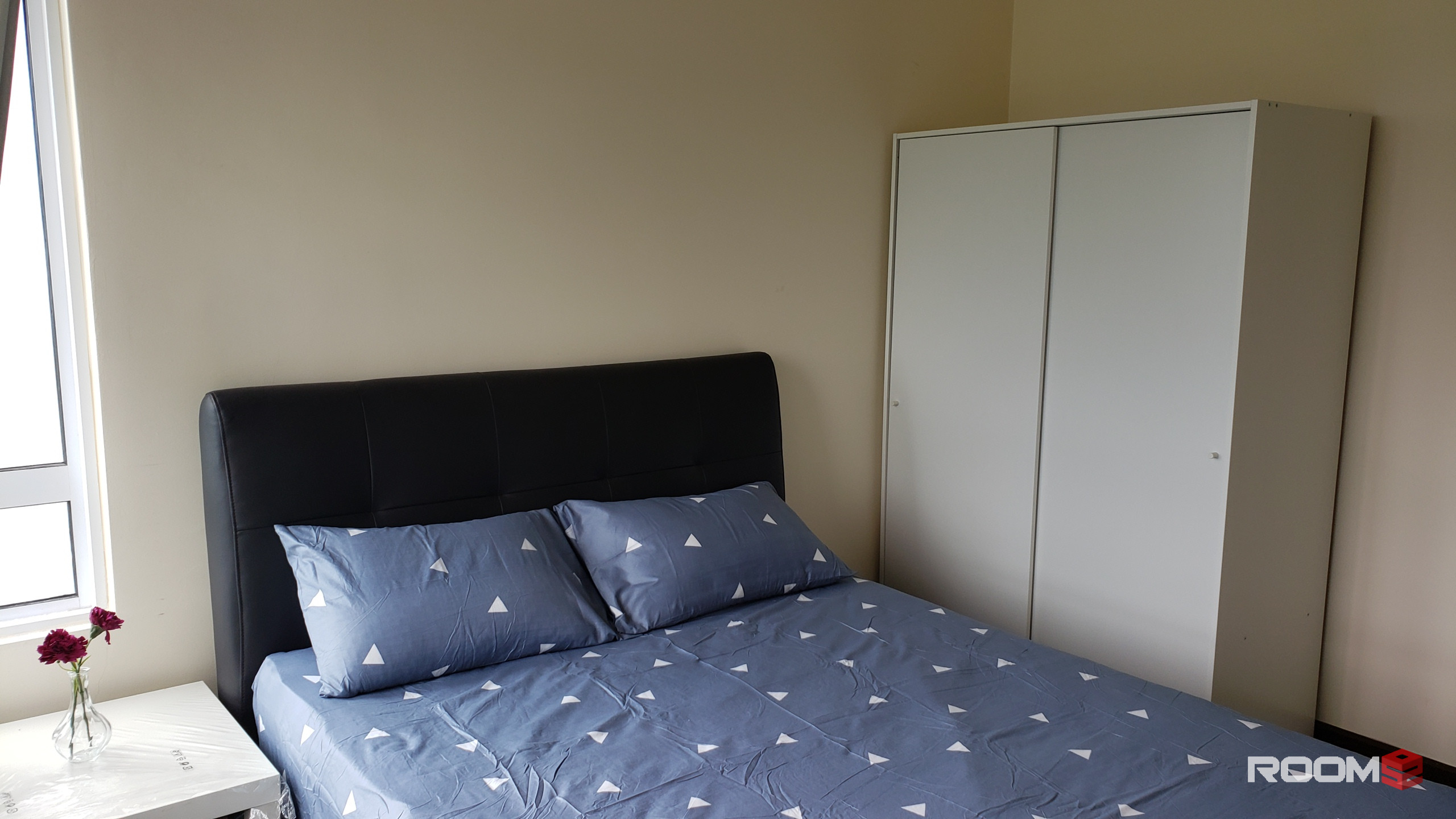Middle Room in Bangsar South For Rent (TAKEN)