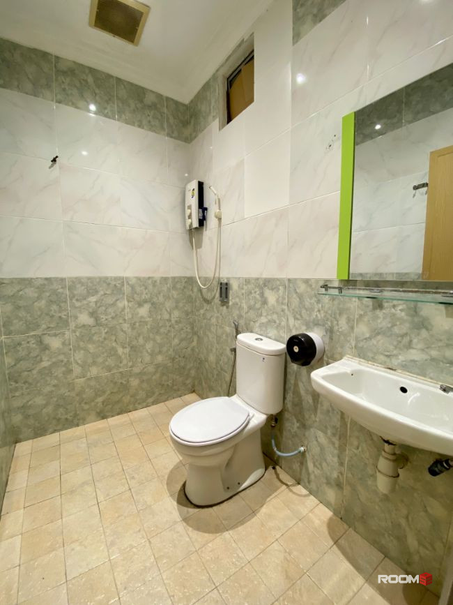 Working place in Wangsa Walk Mall 🛍️ ? Fully Furnished Room attached private bathroom 💯RM0 Deposit