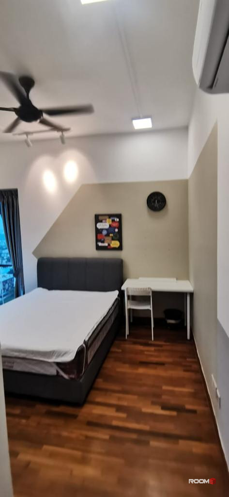 Iconix Best Managed Middle Room @Petaling Jaya