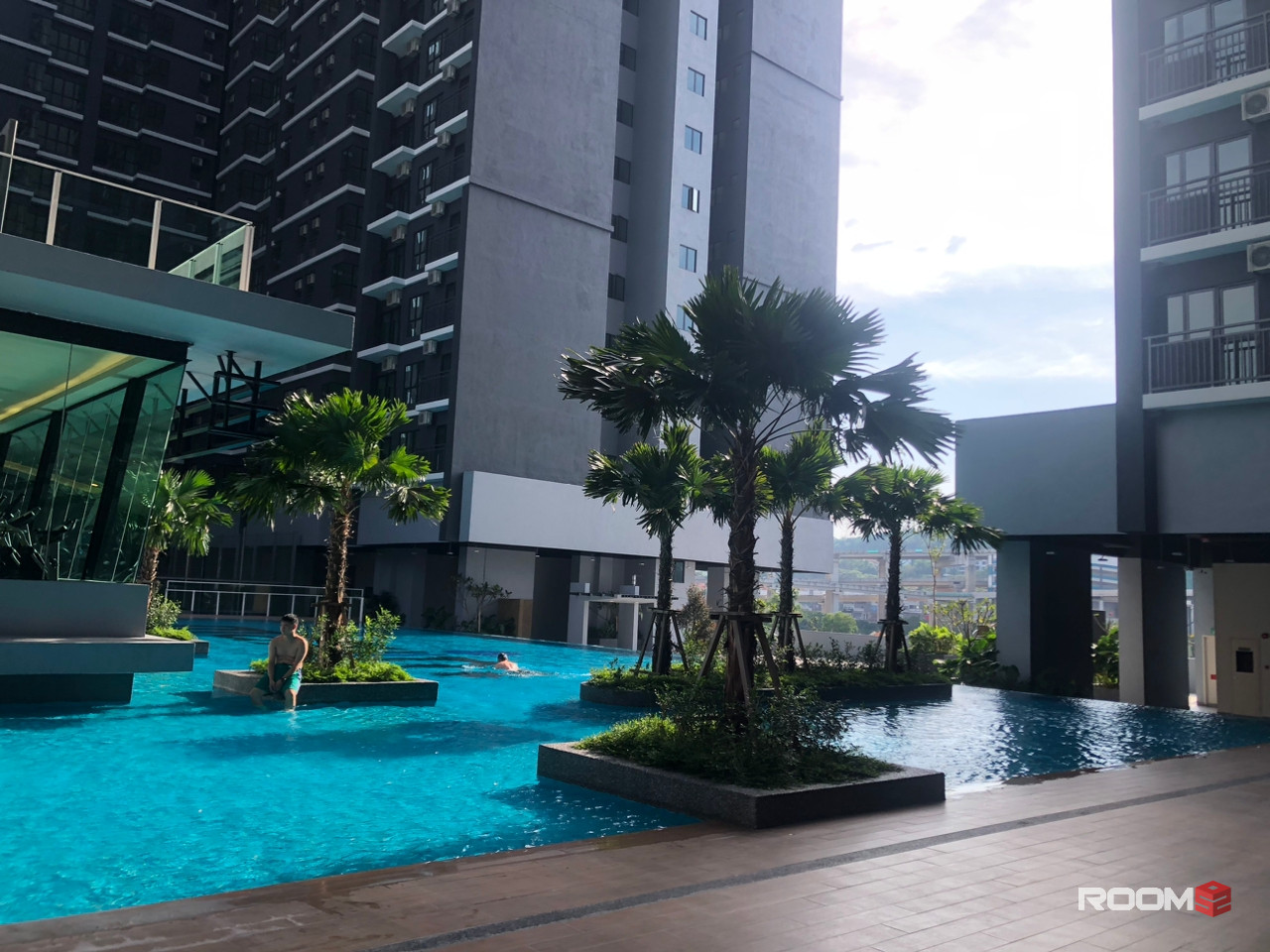 Single Room New Condo Majestic Maxim
