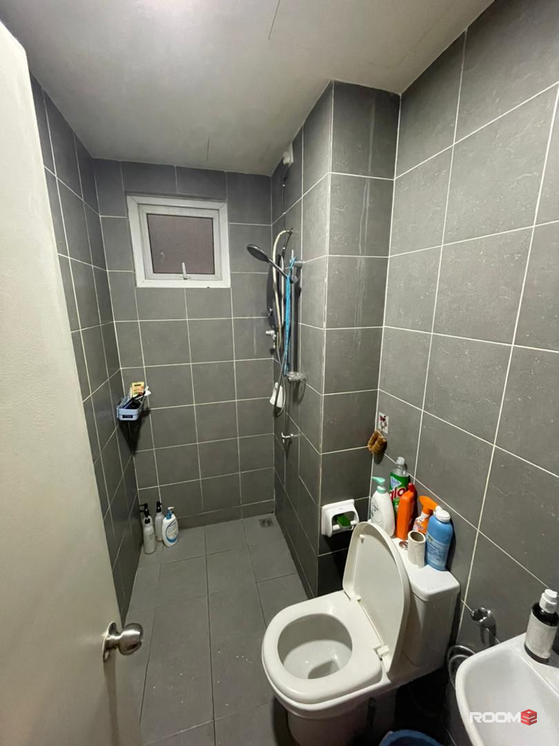 Single Room for rent in Sentul