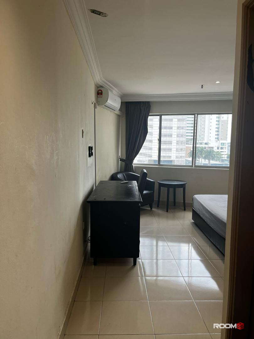 SPACIOUS PRIVATE ROOM FOR RENT IN JB