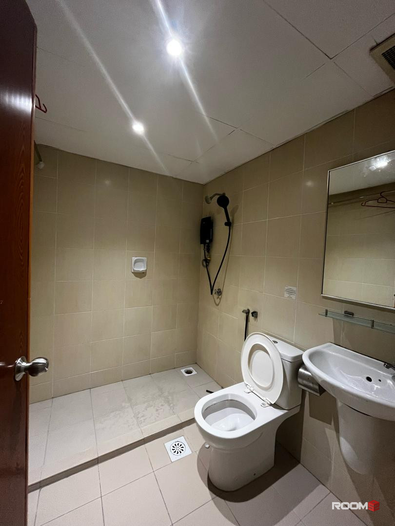 SPACIOUS PRIVATE ROOM FOR RENT IN JB