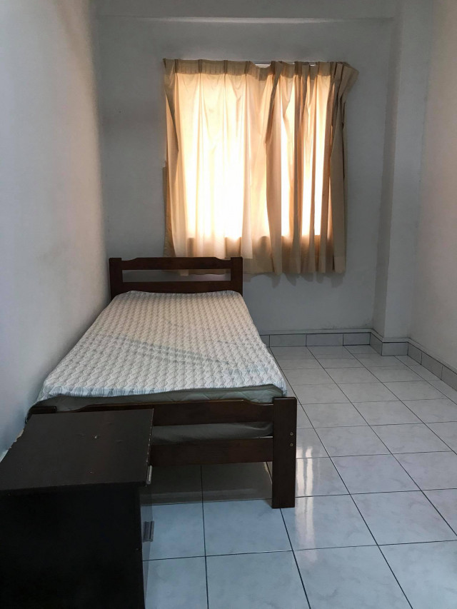 [Free wifi & utilities] Fully Furnish Middle Room