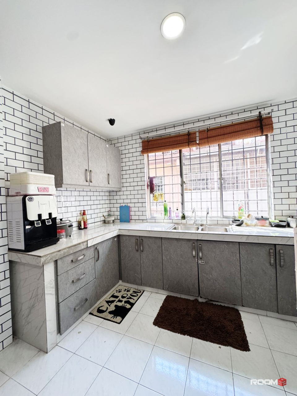 SINGLE ROOM FOR WORKING ADULTS AT BANDAR UTAMA