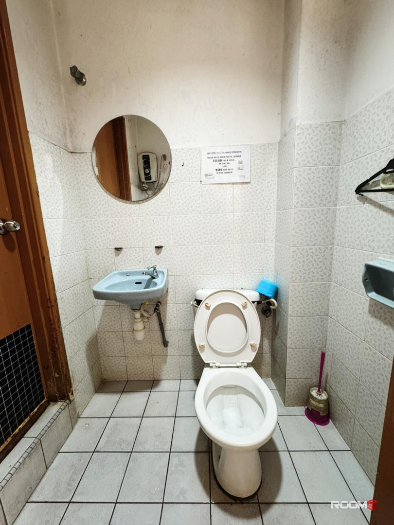 SINGLE ROOM FOR RENT AT BANDAR UTAMA