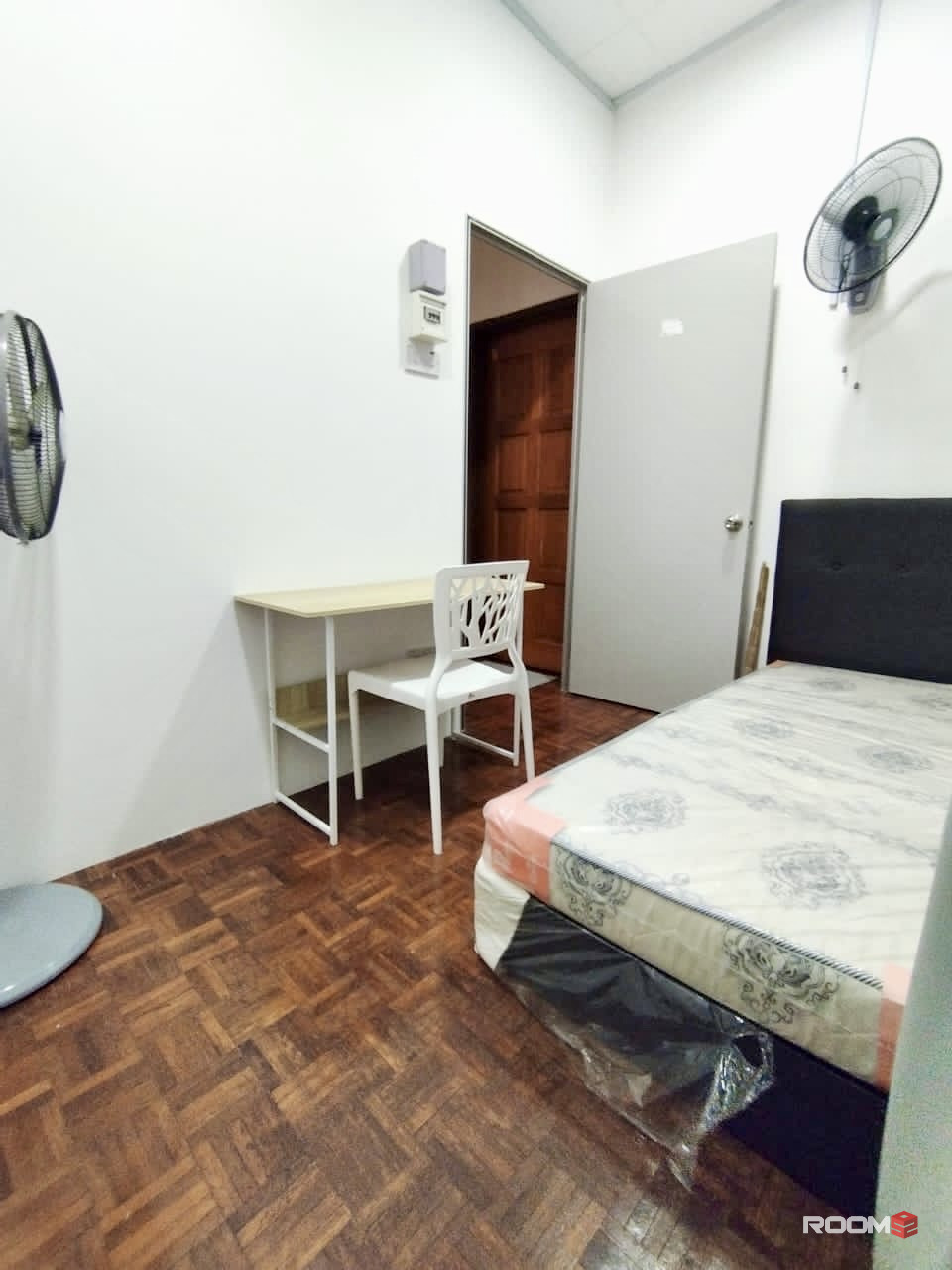 Room For Rent At Bandar 16 Sierra