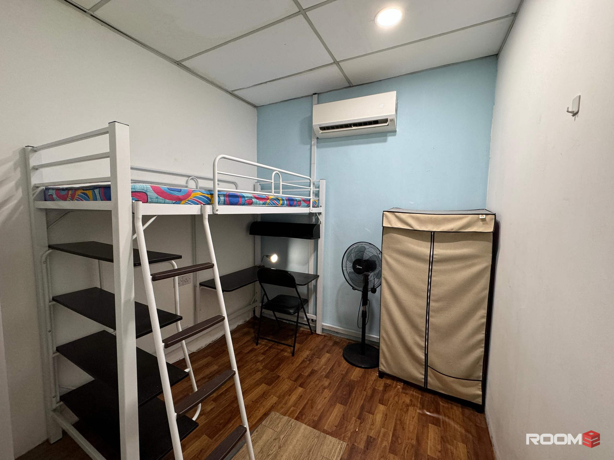 Zero Deposit Medium Room in Kota Damansara, 2-Min Walk to Surian MRT & Sunway Giza Mall 🚶‍♂️🛍️🚉