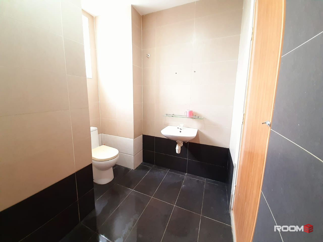 (FREE WIFI 🔥) >> Master Room at Bangi, Selangor ~ Bilik Sewa Bangi ~ [BSP, Bandar Puteri, The Terresse, LOTUS, KK Bangi