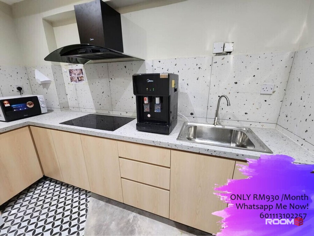 Fully Furnished Hotel Master Room w/ Private Bathroom@Jalan Raja Laut, Chowkit KL