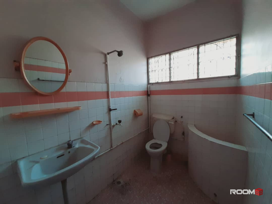 SINGLE ROOM AT SEREMBAN, BILIK SEWA TAMAN UJONG {FREE UTILITY} BLOSSOM, KK SEREMBAN, HOSPITAL (AREA, OFFER, UNIT, LANDMA