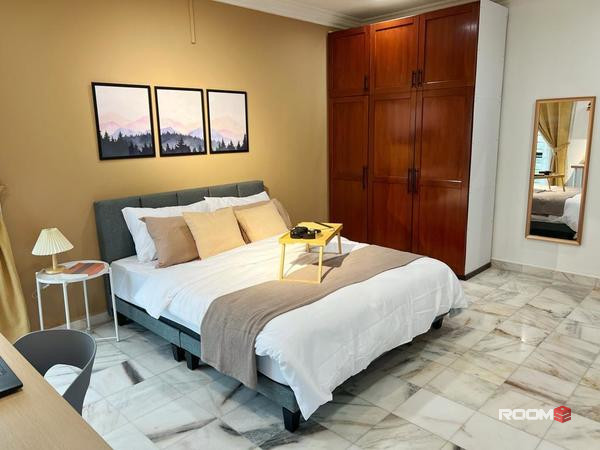 🏡MOST SOUGHT AFTER ROOM!🥰PREMIUM QUEEN SUITE!