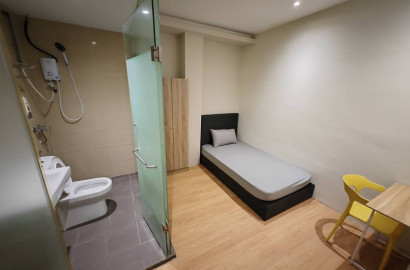 0 deposit room, open for foreigners 💥🔥. 5 min walk to LRT / MRT Pasar Seni 🚎🚶