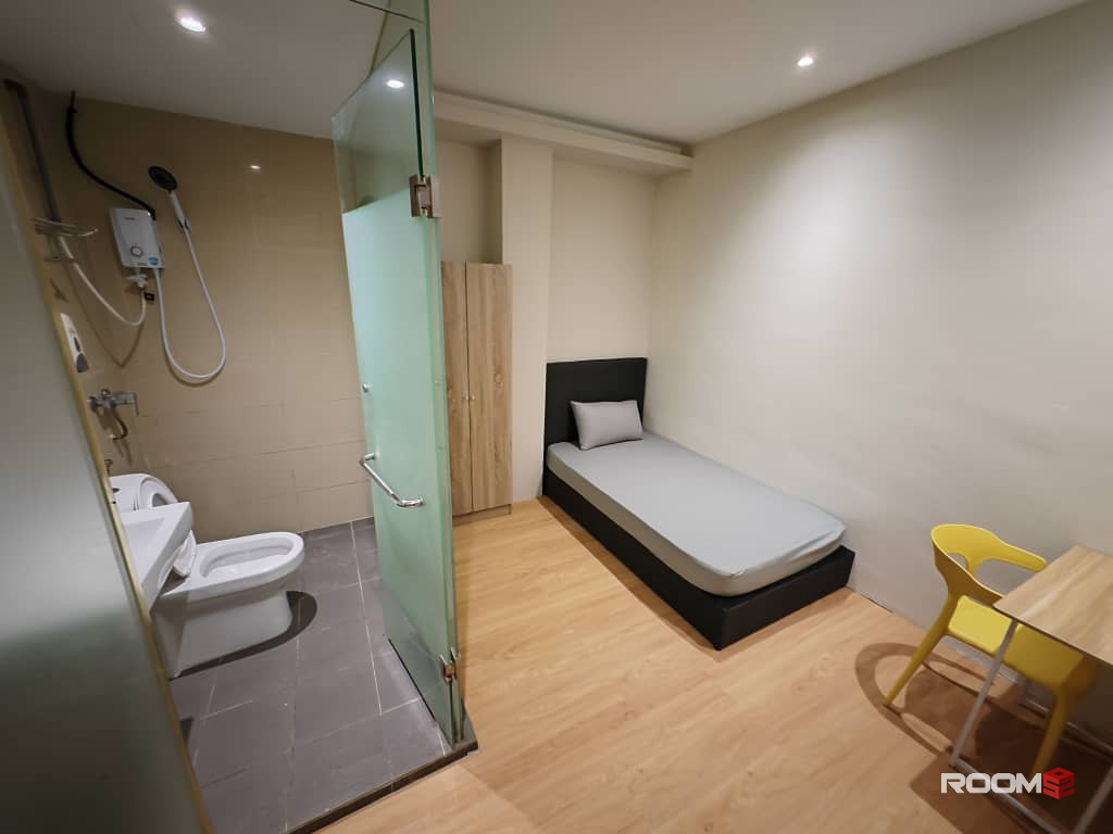 0 deposit room, open for foreigners 💥🔥. 5 min walk to LRT / MRT Pasar Seni 🚎🚶