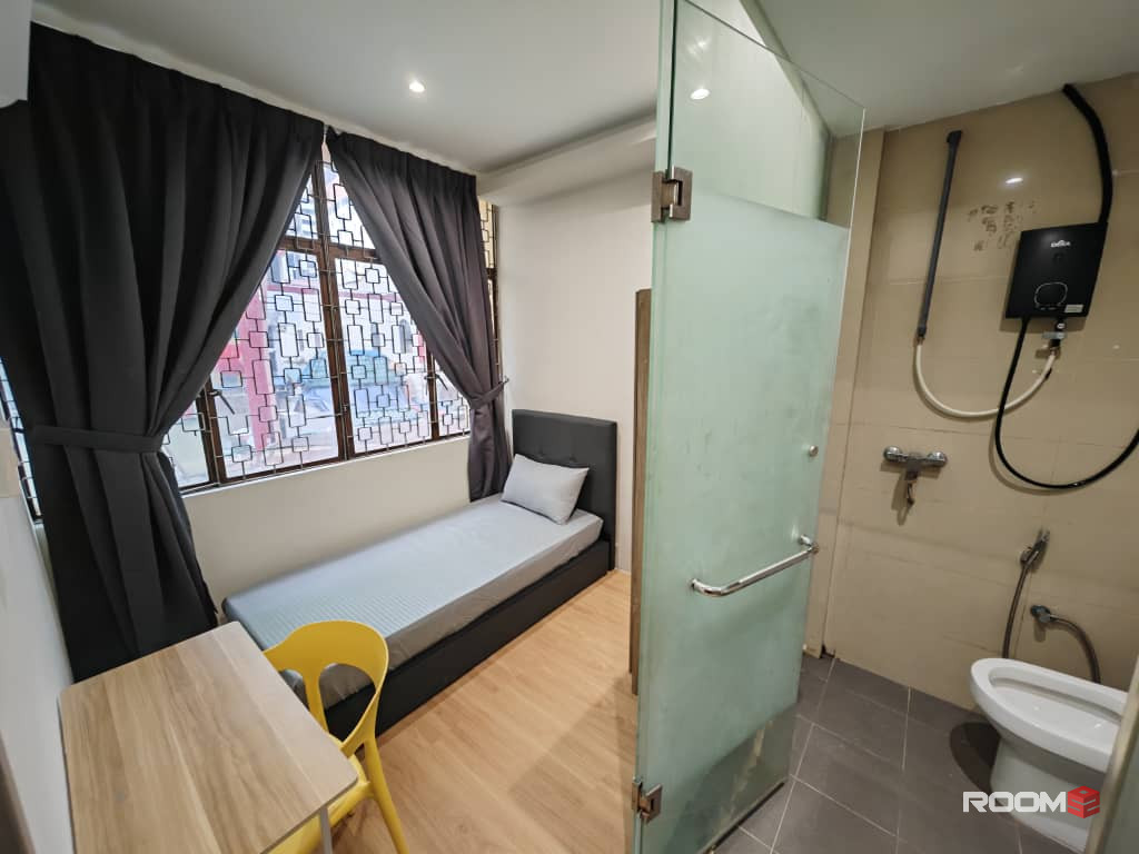 0 deposit fully furnished private⚠️ bathroom  near LRT pasar Seni🚎. Ready for move in 🔥