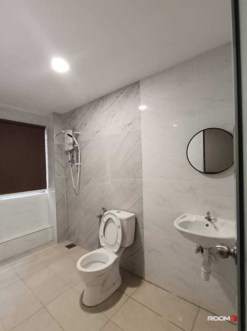 Super Convinience Room in MRT kentomen🤩 5 Min Walk to mrt. 🚶😍
