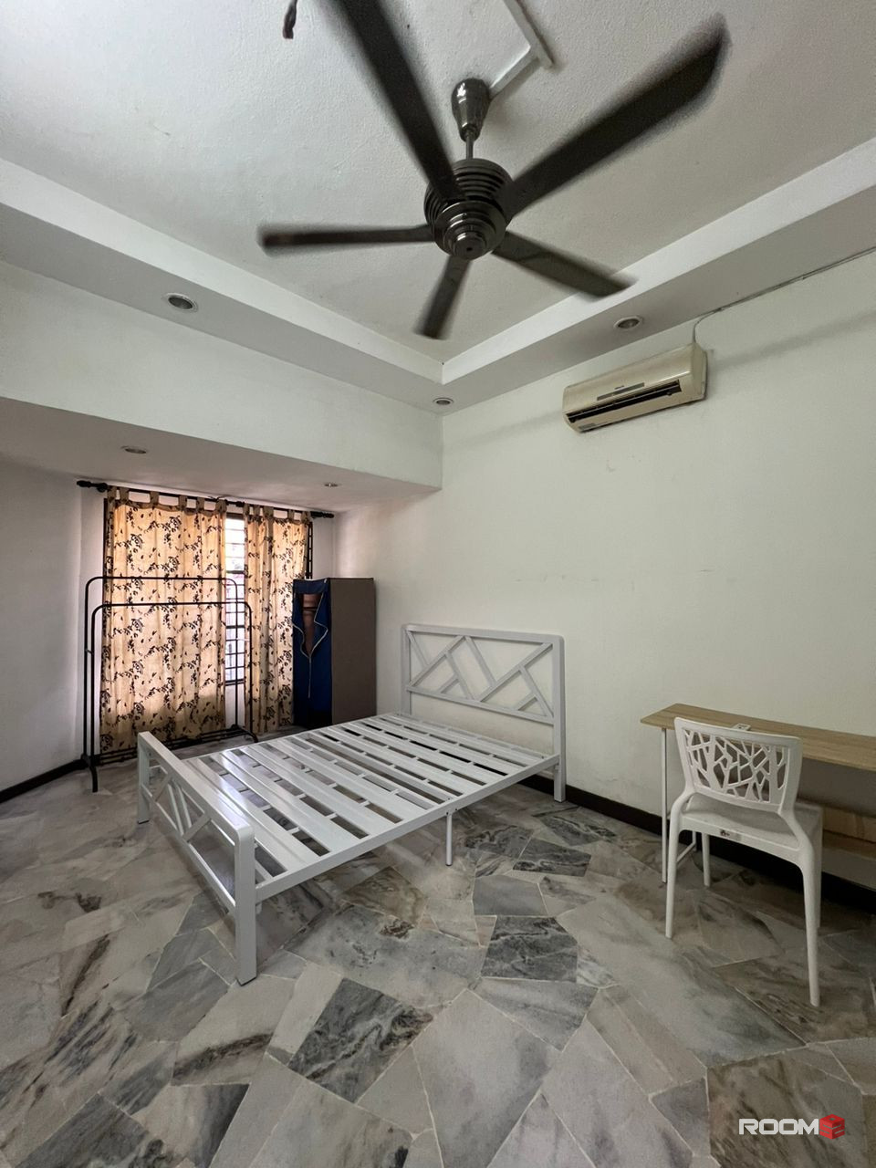Zero Deposit Room at Petaling Jaya📍 Free High Speed Wifi🌐 Move-In Immediately💥