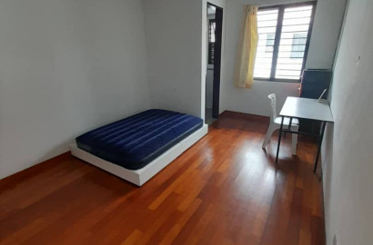 Comfort Middle Room With Private Bathroom For Rent In Alam Impian