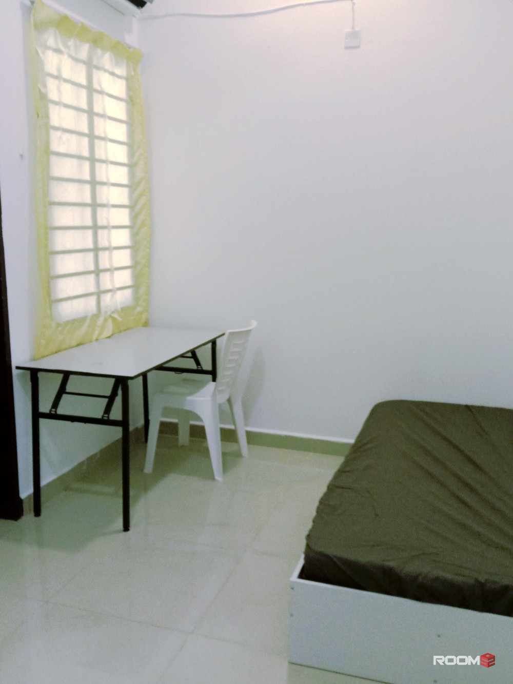 Middle room for rent in Alam Impian