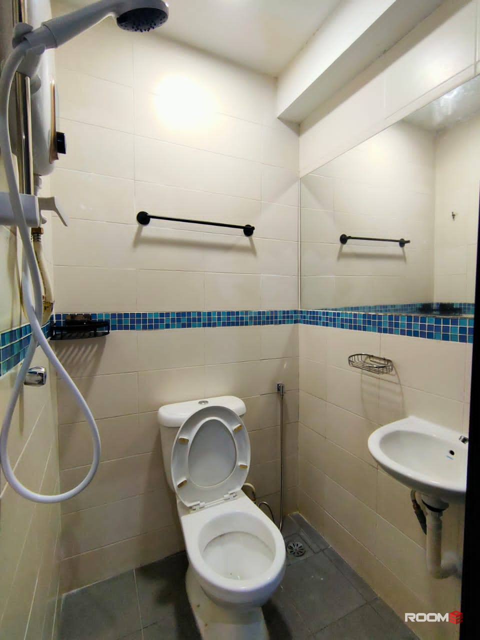 Room With Private bathroom For Rent in subang jaya