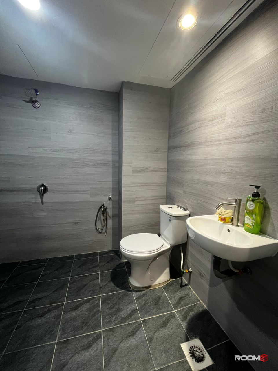 🏡🛍️ chowkit station 3-mins walking distance 8 mins drive to SOGO mall 🌆🏡🍜🚄🚈