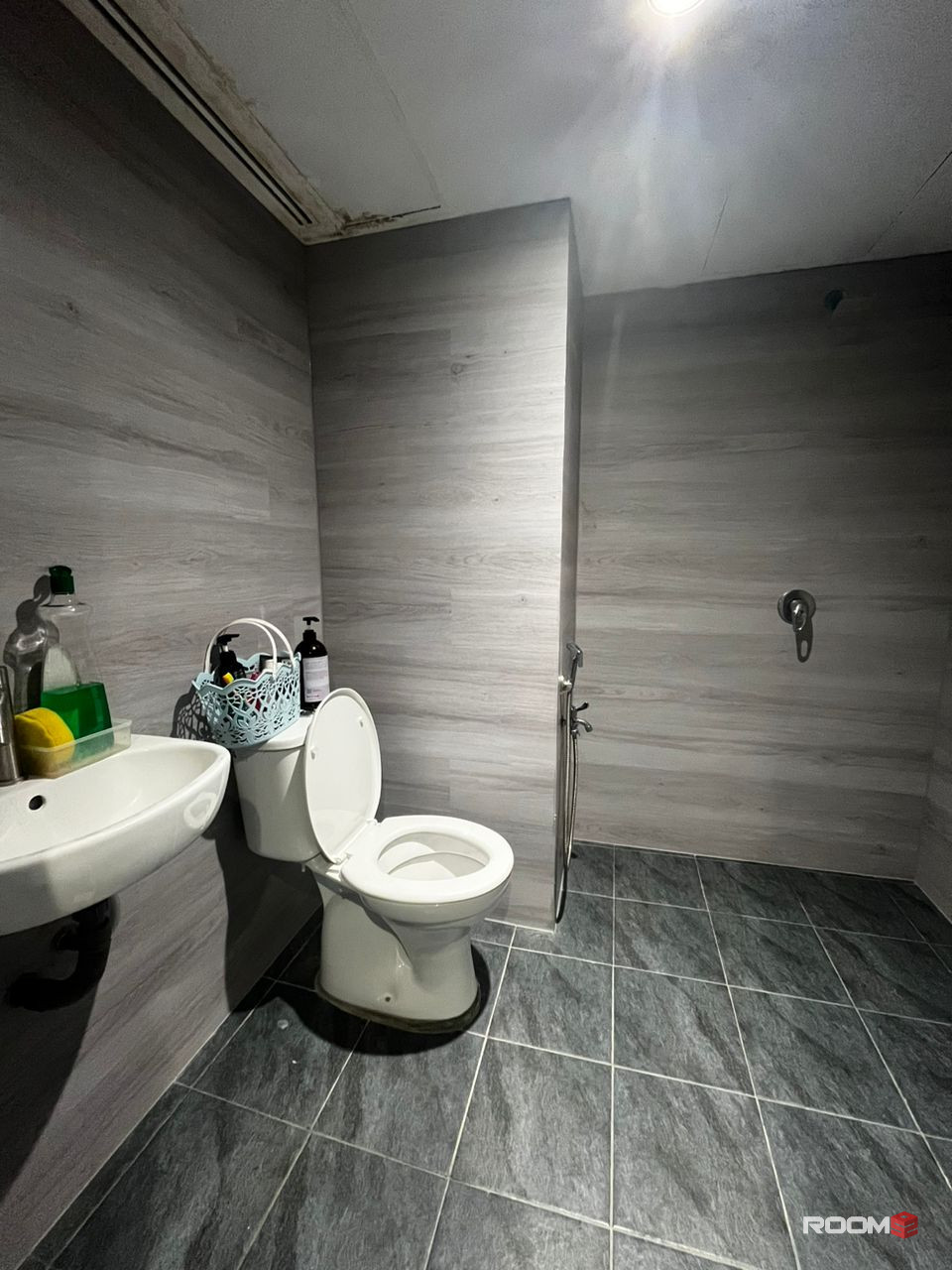 🛏️ Fully Furnished 🛏️ ZERO DEPOSIT ❗ female unit at chowkit 🚄