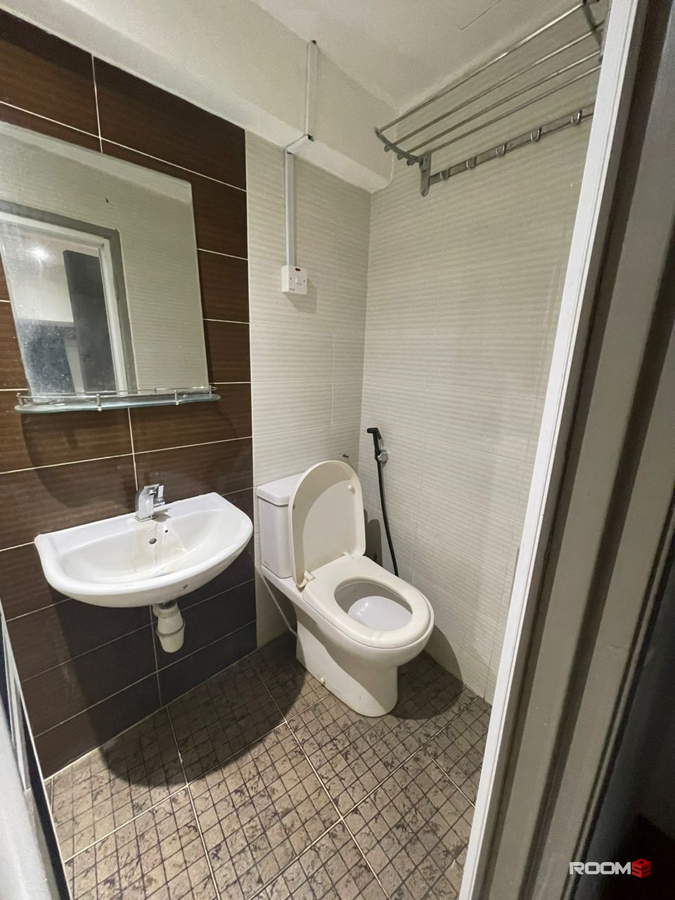 0 deposit room in Chow kit❗. Nearby INTI🧑‍🎓🏬 5 min walk to chow kit monorail✨🚎