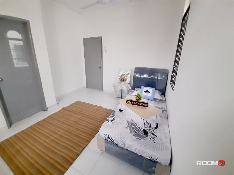 Single Room at Bangi, Selangor, Bilik Sewa Bangi [𝑭𝑶𝑹 𝑭𝑬𝑴𝑨𝑳𝑬 🔥, Free Utility ] Bdr Baru Bangi, UKM, Seksyen 3,