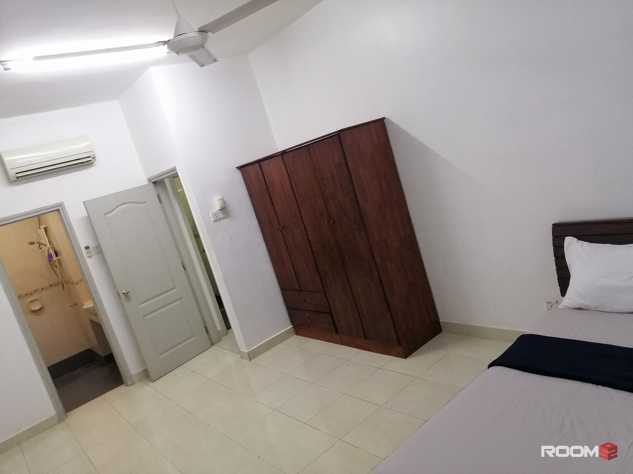 FEMALE MASTERBED AVAILABLE AT PELANGI UTAMA CONDO
