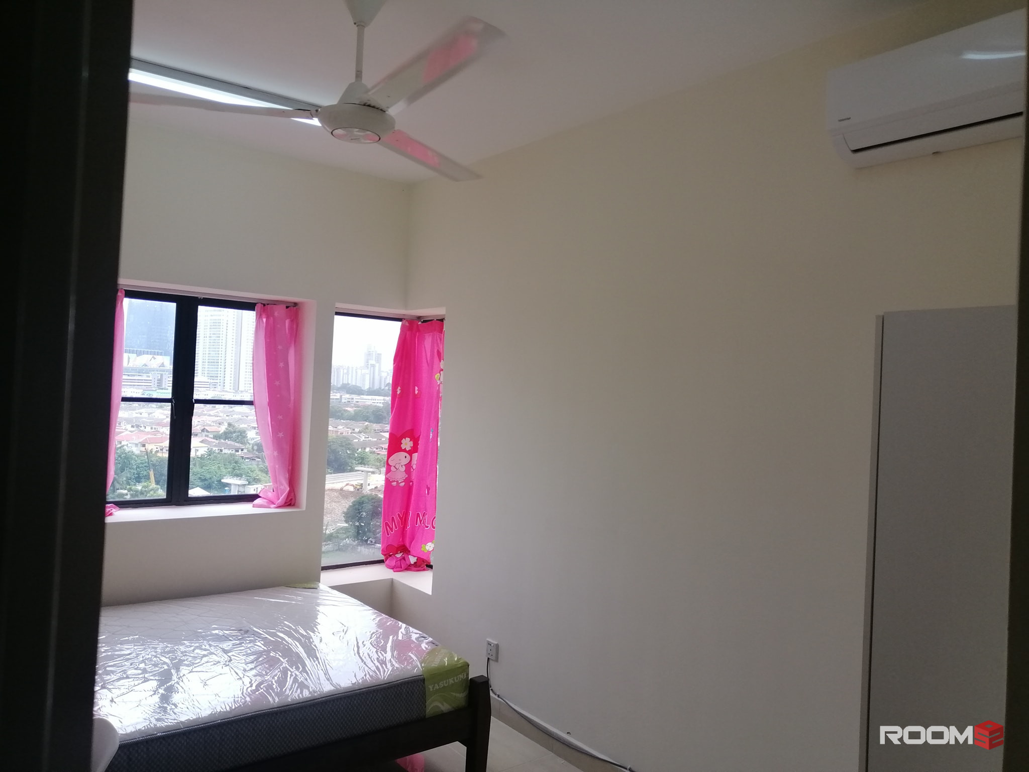 FEMALE MIDDLE ROOM AT PELANGI UTAMA CONDO