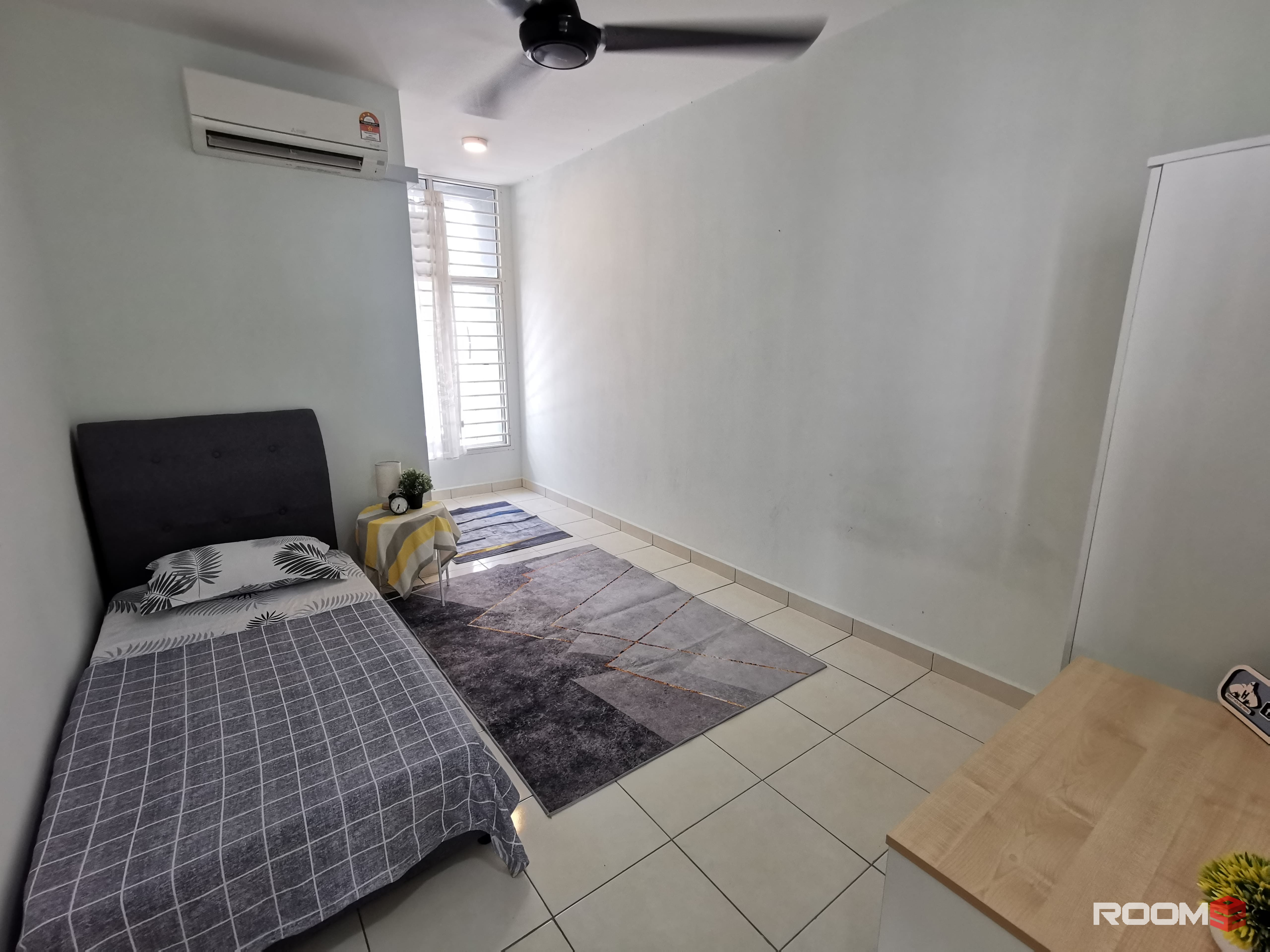 Middle Room at Bangi, Selangor, Bilik Sewa Bangi [ 🔥 👉 FEMALE 🌻, AIRCOND] Bangi Avenue, Bangi Lama, UKM, KUIS, Nilai