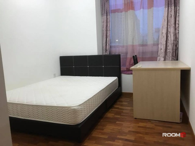 Setia Indah Middle Room with Aircond