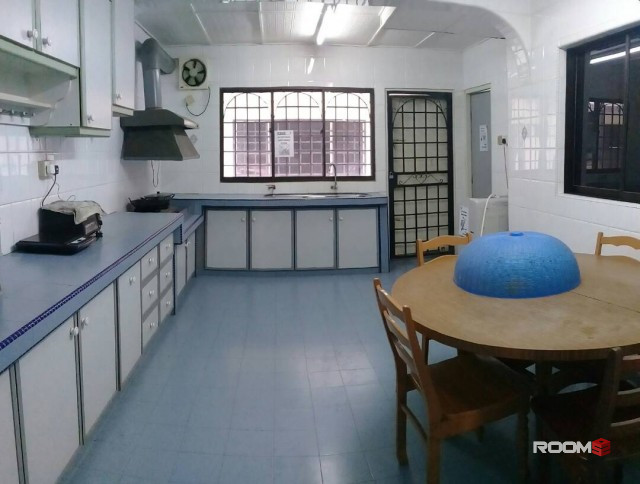 Nearby Setia Alam Pasar Malam Aircon Middle Room